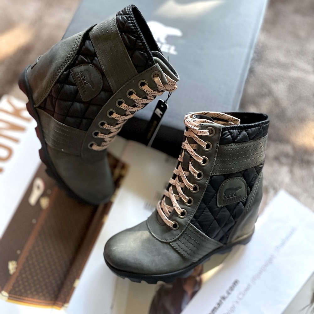 Sorel Lexie Wedge Lug Sole Booties - Picture 4 of 14